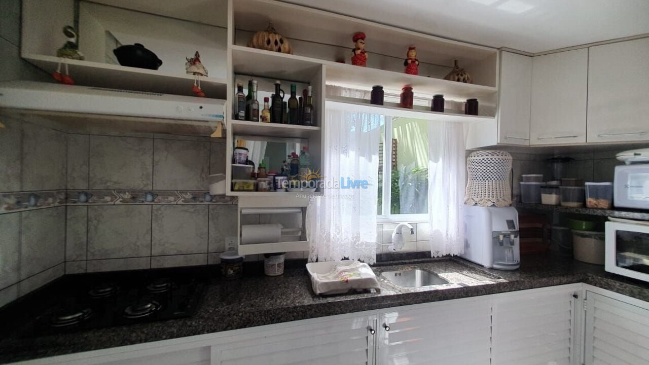 Casa para alquiler de vacaciones em Bombinhas (Praia de Bombas)