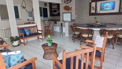 CASA CON PISCINA PARA 12 PERSONAS EN BOMBAS