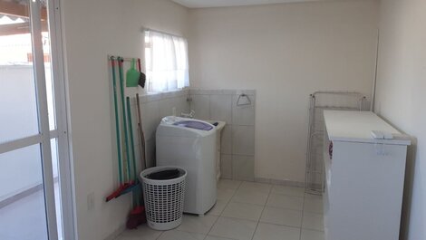 CASA CON PISCINA PARA 12 PERSONAS EN BOMBAS