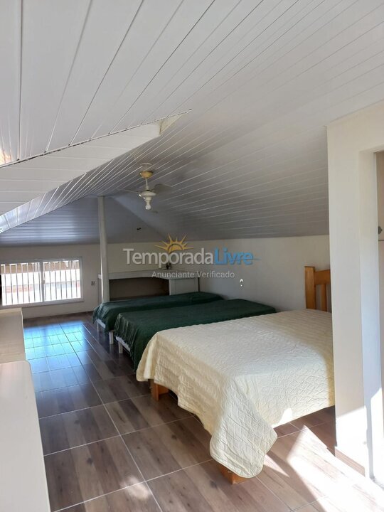 Casa para alquiler de vacaciones em Bombinhas (Praia de Bombas)