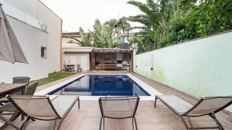 HOUSE IN CONDOMINIUM - 70 METERS FROM THE BEACH!