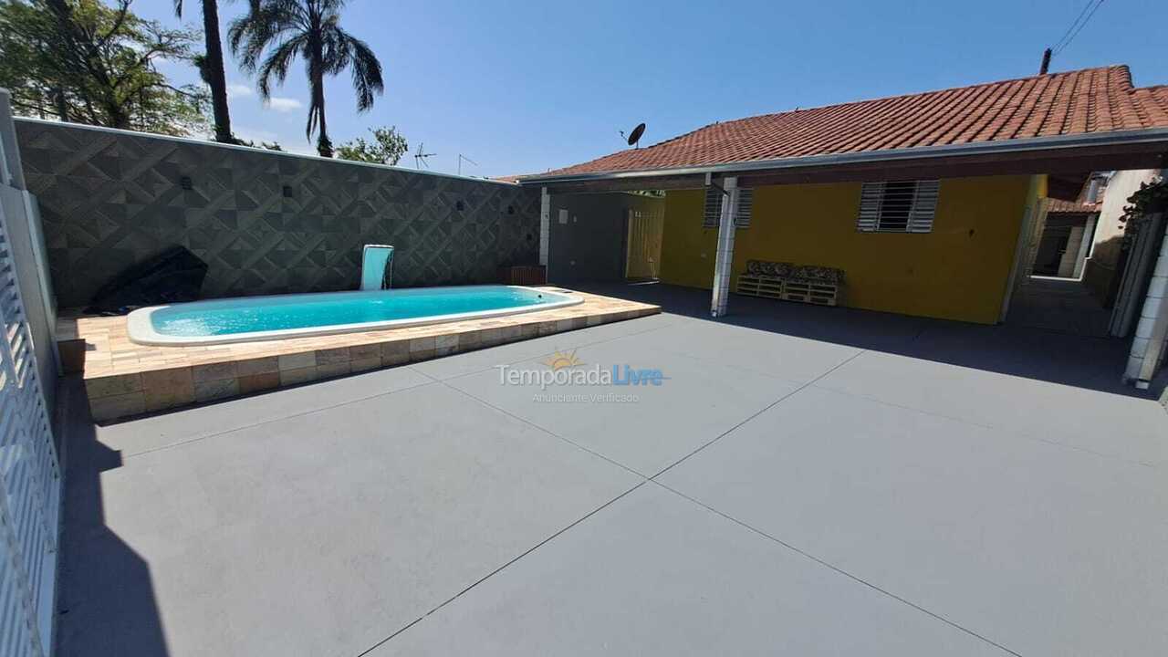 Casa para alquiler de vacaciones em Caraguatatuba (Aruan)