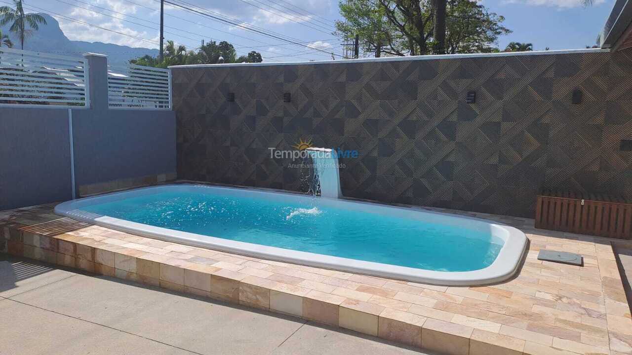 Casa para alquiler de vacaciones em Caraguatatuba (Aruan)