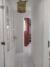 Excelente casa com 05 Q com ar condicionado.