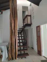 Excelente casa com 05 Q com ar condicionado.