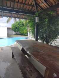 Excelente casa com 05 Q com ar condicionado.