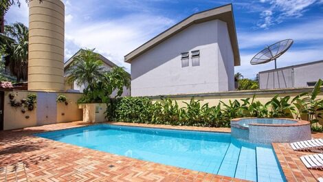 House for 8 people in condominium available New Year's Eve