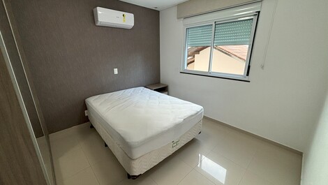 Apto 3 quartos e vista para o mar em BOMBAS