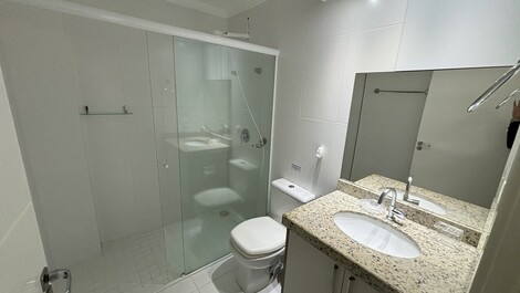 Apto 3 quartos e vista para o mar em BOMBAS