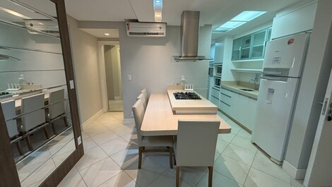 APTO 3 QUARTOS A POUCOS METROS DO MAR EM BOMBAS