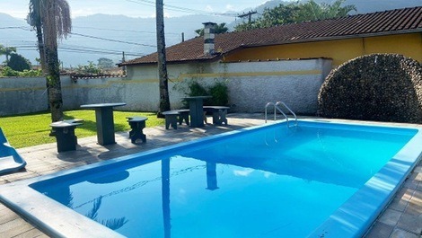 House with pool for 15 to 20 people - WIFI - 300 m from Sapê beach - Ubatuba