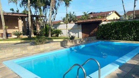 House with pool for 15 to 20 people - WIFI - 300 m from Sapê beach - Ubatuba