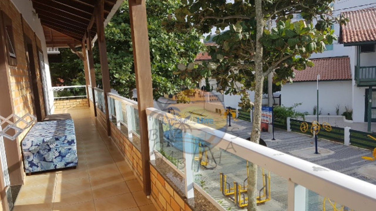 Casa para alquiler de vacaciones em Bombinhas (Praia de Bombas)