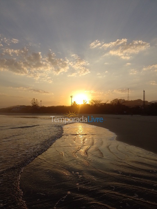 Casa para alquiler de vacaciones em Bertioga (Praia de Guaratuba)