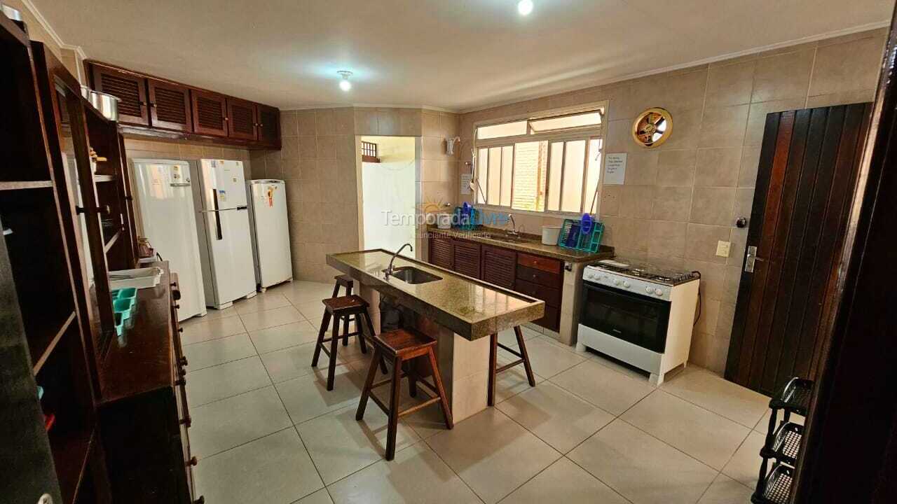 Casa para aluguel de temporada em Ubatuba (Praia do Sape)