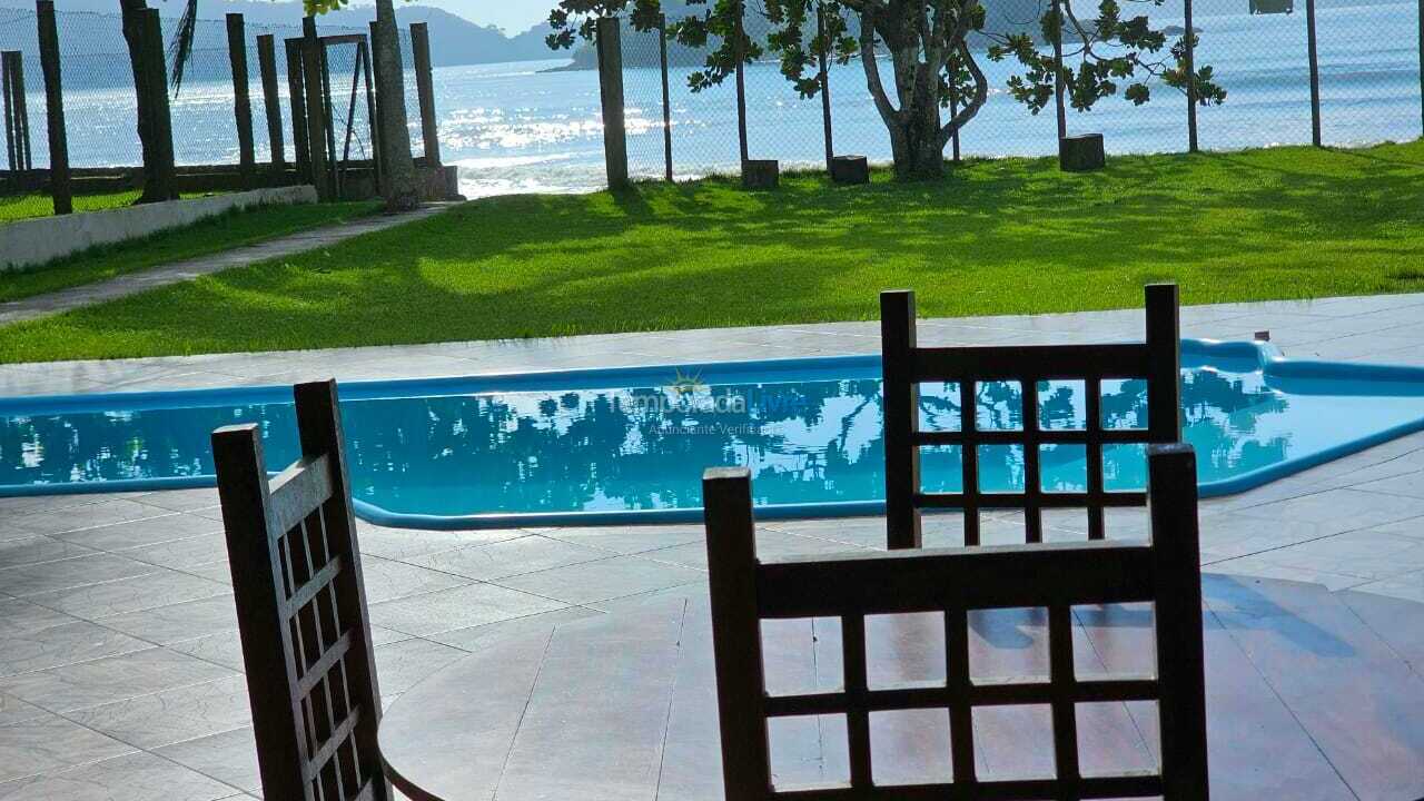 Casa para aluguel de temporada em Ubatuba (Praia do Sape)