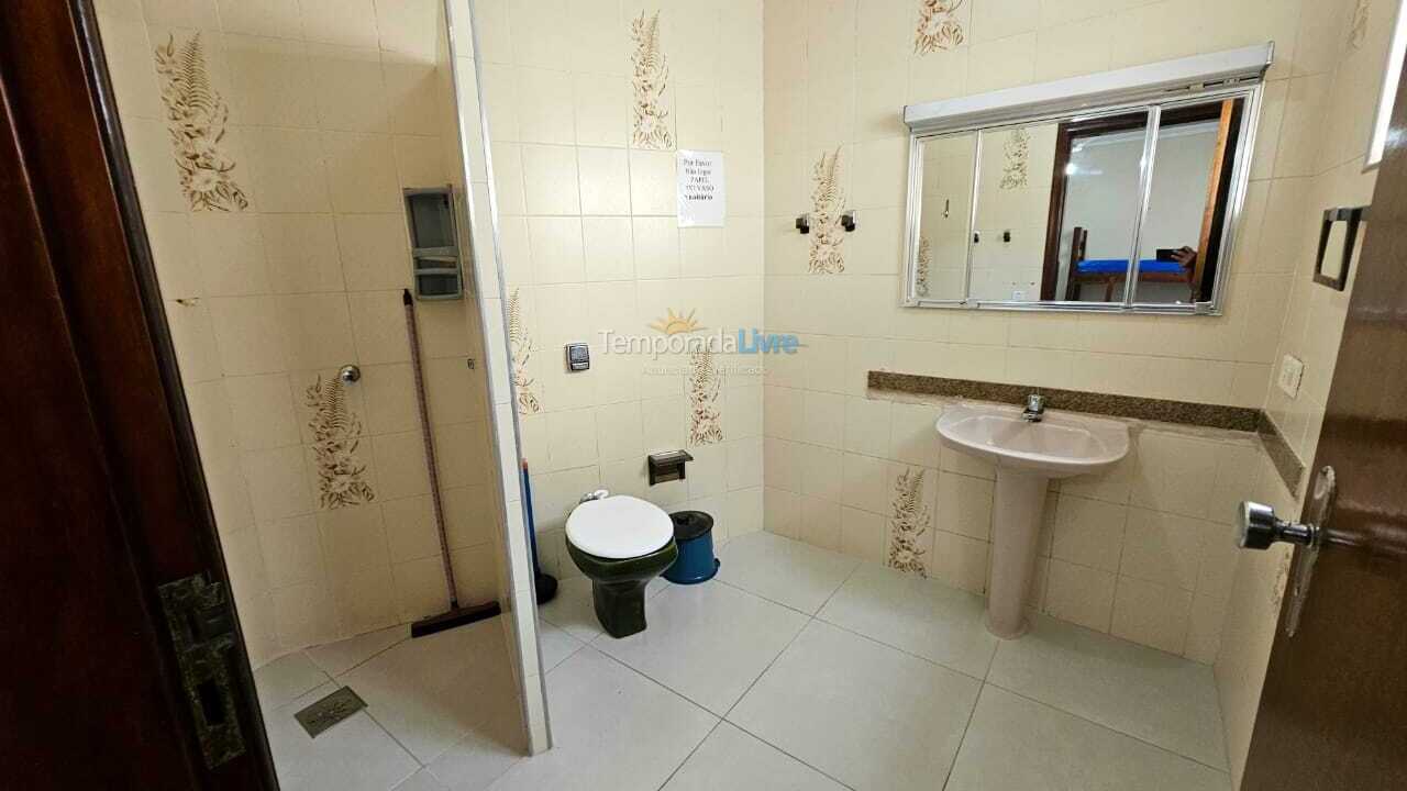 Casa para aluguel de temporada em Ubatuba (Praia do Sape)