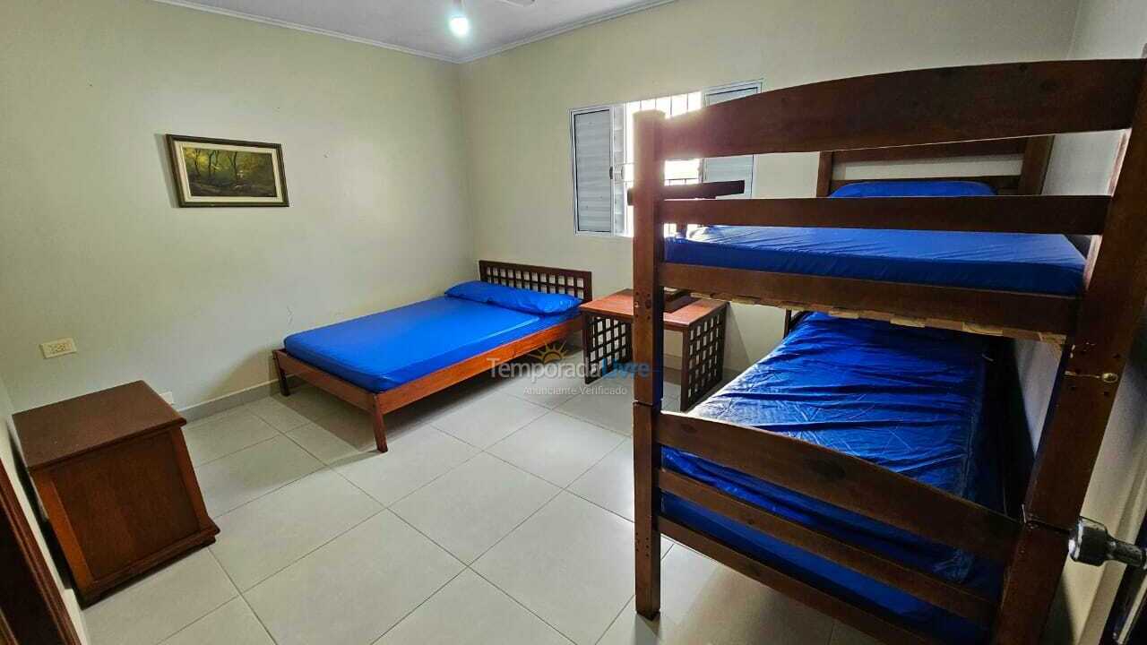 Casa para aluguel de temporada em Ubatuba (Praia do Sape)