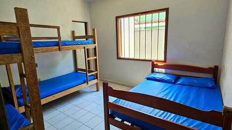 Casa Ipê localizado a 70m da praia (Não aceitamos animais) Ref. 60035