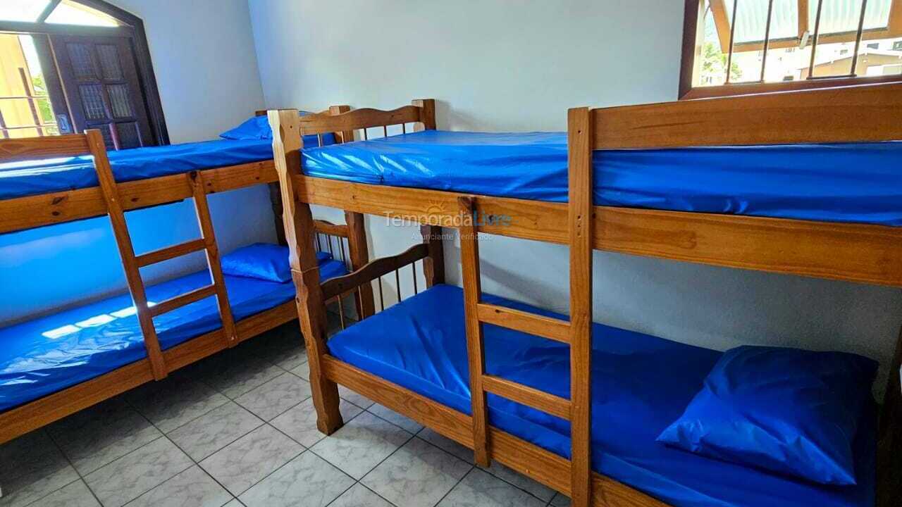 Casa para aluguel de temporada em Ubatuba (Maranduba)