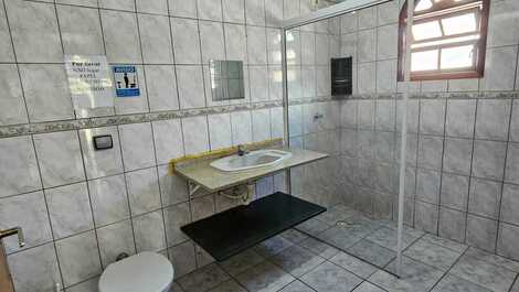 Casa Araucária à 50m da praia (Não aceitamos animais) Ref.60034