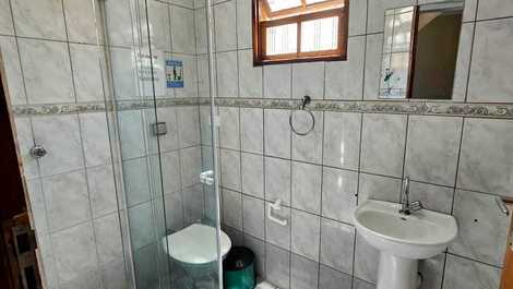 Casa Araucária à 50m da praia (Não aceitamos animais) Ref.60034