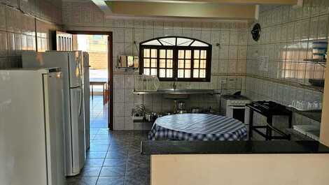 Casa Araucária à 50m da praia (Não aceitamos animais) Ref.60034