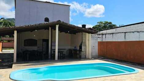 Casa Araucária à 50m da praia (Não aceitamos animais) Ref.60034
