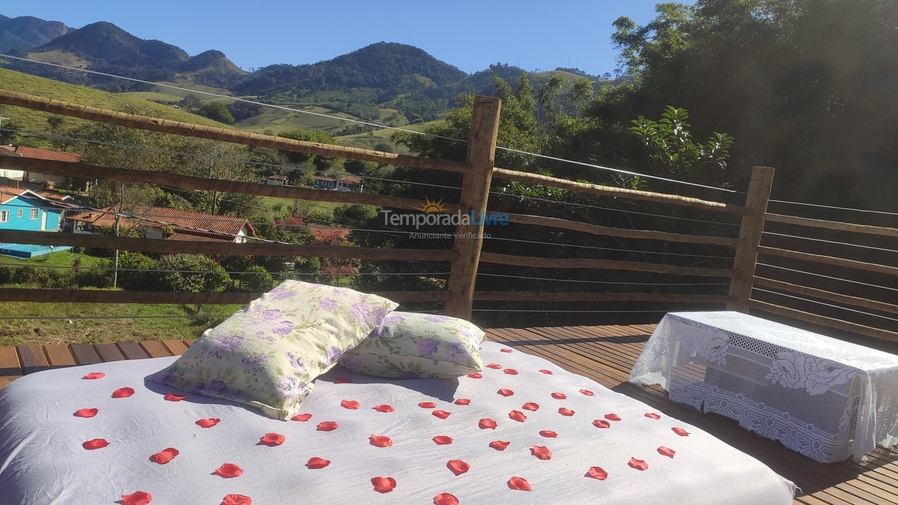 Casa para aluguel de temporada em São Bento do Sapucaí (Bairro do Pinheiro)