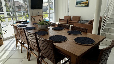 Casa de praia quadra do mar com piscina, ar condicionado, TVs e WI FI