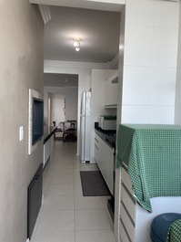 LINDO APTO 4 SUÍTES FRENTE AO MAR (47) 996087741whats