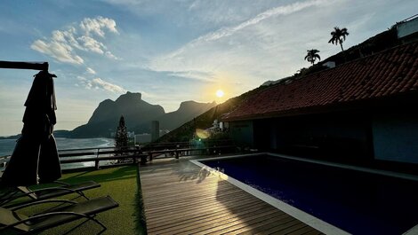 LUXOBRASIL #RJ20 Casa Pélago São Conrado Vacation Rentals, Day...