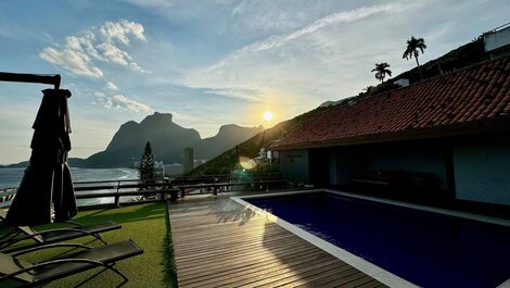 LUXOBRASIL #RJ20 Casa Pélago São Conrado Vacation Rentals, Day...