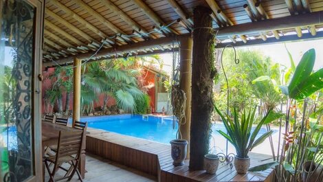 House on the banks of the Barra da Tijuca Canal # 742