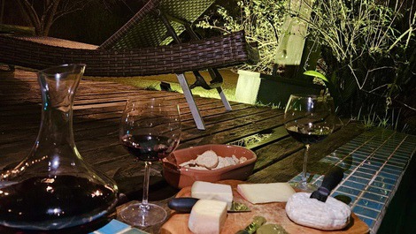 Lindo sítio entre secretário e Sebollas