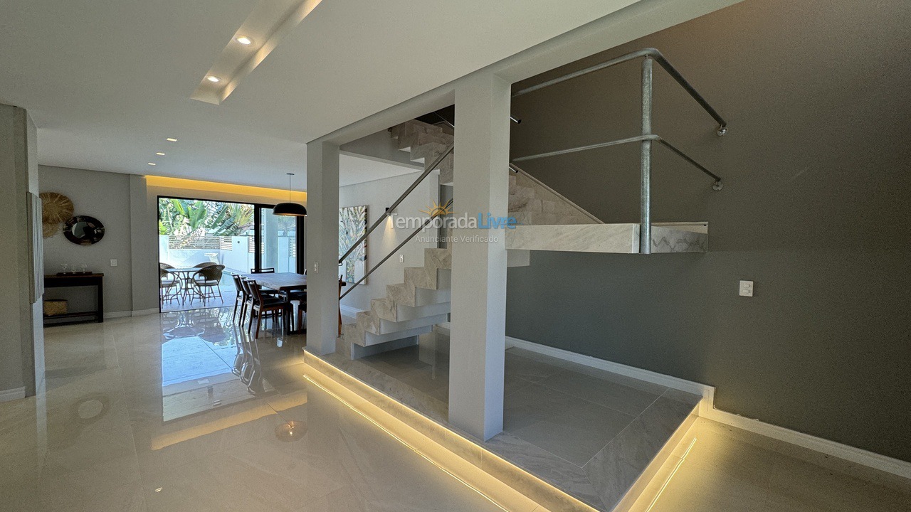 Casa para aluguel de temporada em Florianopolis (Jurerê Internacional)