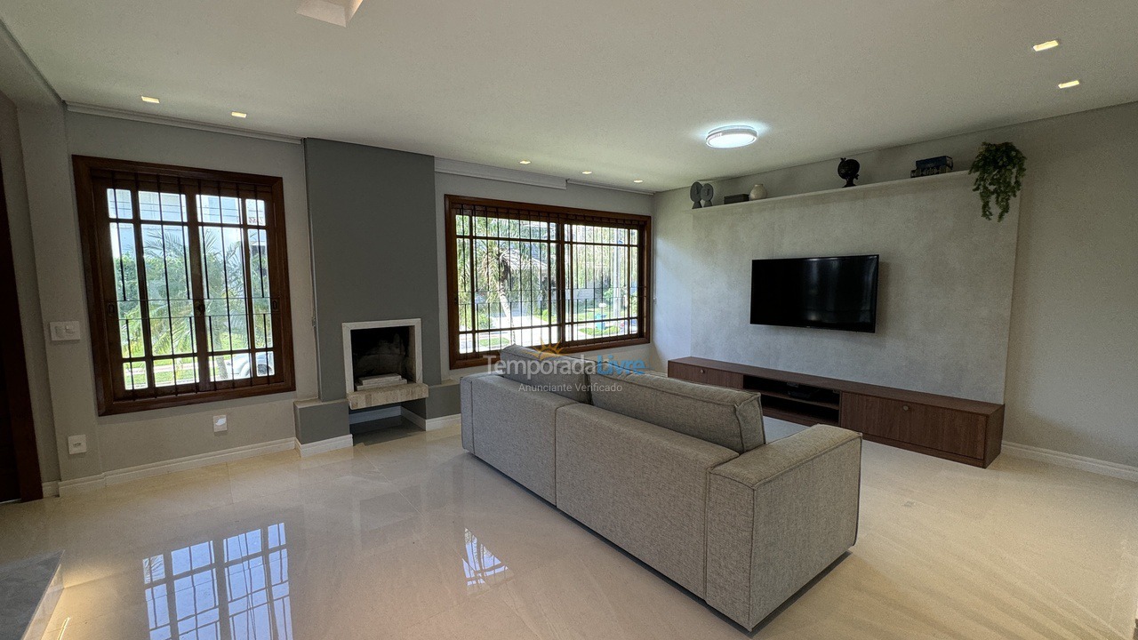 Casa para aluguel de temporada em Florianopolis (Jurerê Internacional)