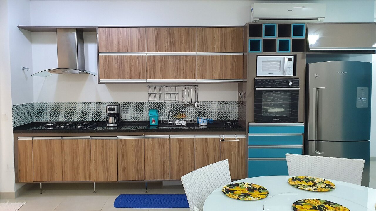 Apartamento para aluguel de temporada em Ubatuba (Praia Grande)