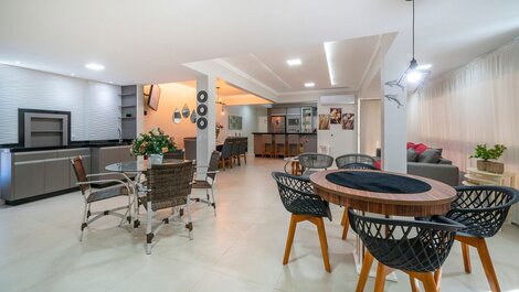 Hermoso apartamento con Vista al Mar para hasta 9 personas en Bombinhas SC