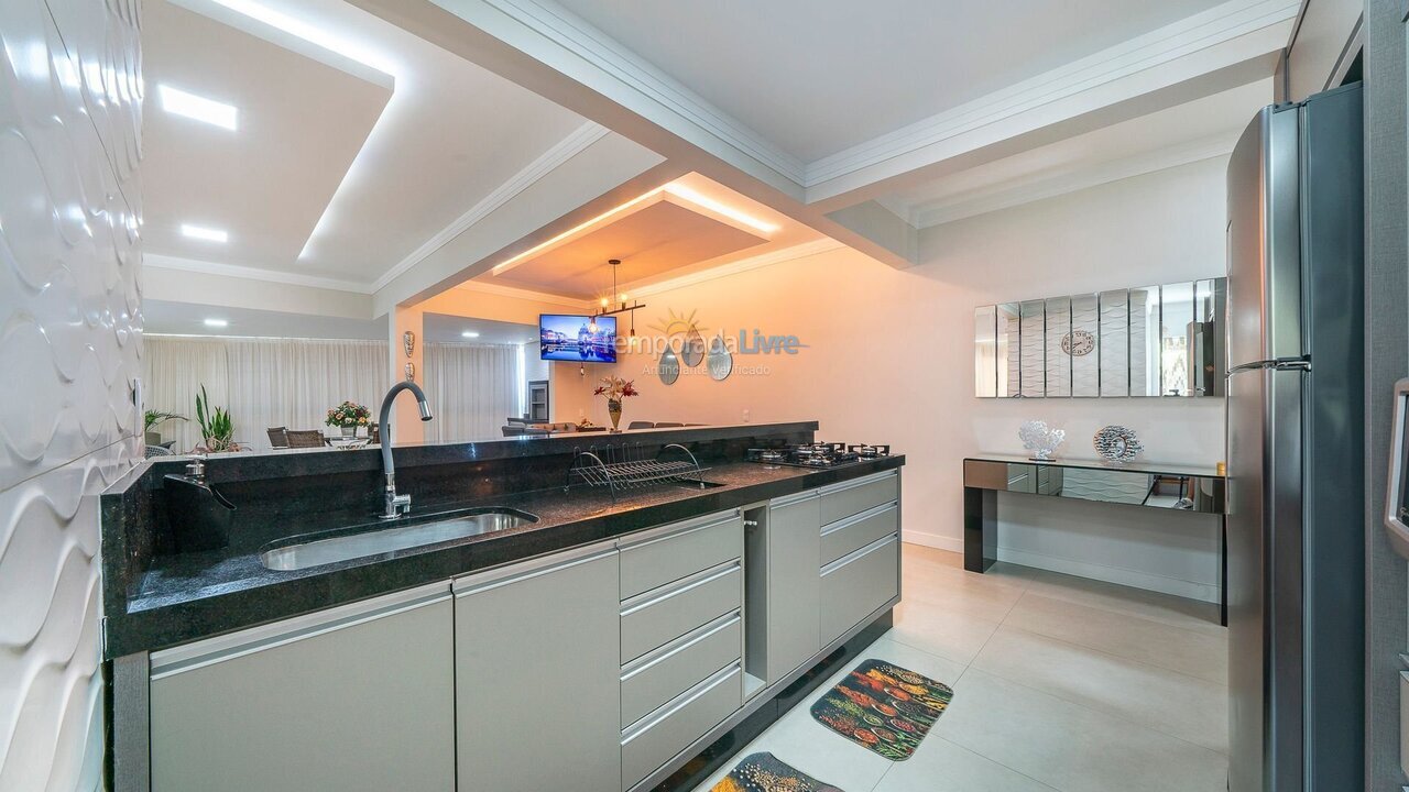 Granja para alquiler de vacaciones em Bombinhas (Praia de Bombas)