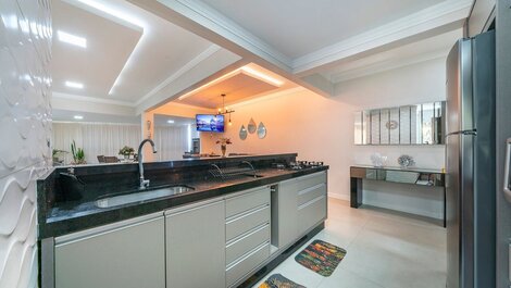 Hermoso apartamento con Vista al Mar para hasta 9 personas en Bombinhas SC