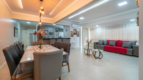 Hermoso apartamento con Vista al Mar para hasta 9 personas en Bombinhas SC