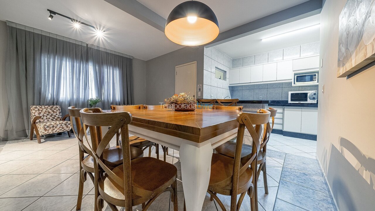 Apartamento para aluguel de temporada em Bombinhas (Canto Grande)