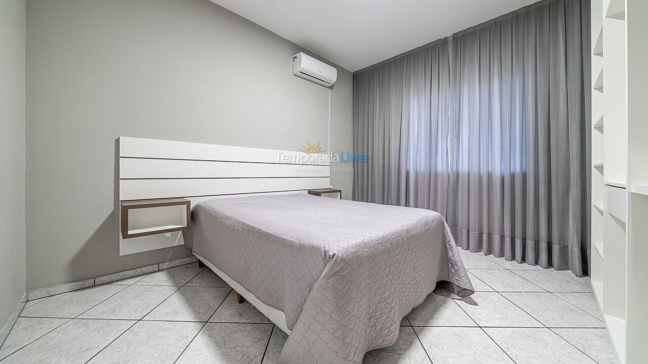 Apartamento para aluguel de temporada em Bombinhas (Canto Grande)