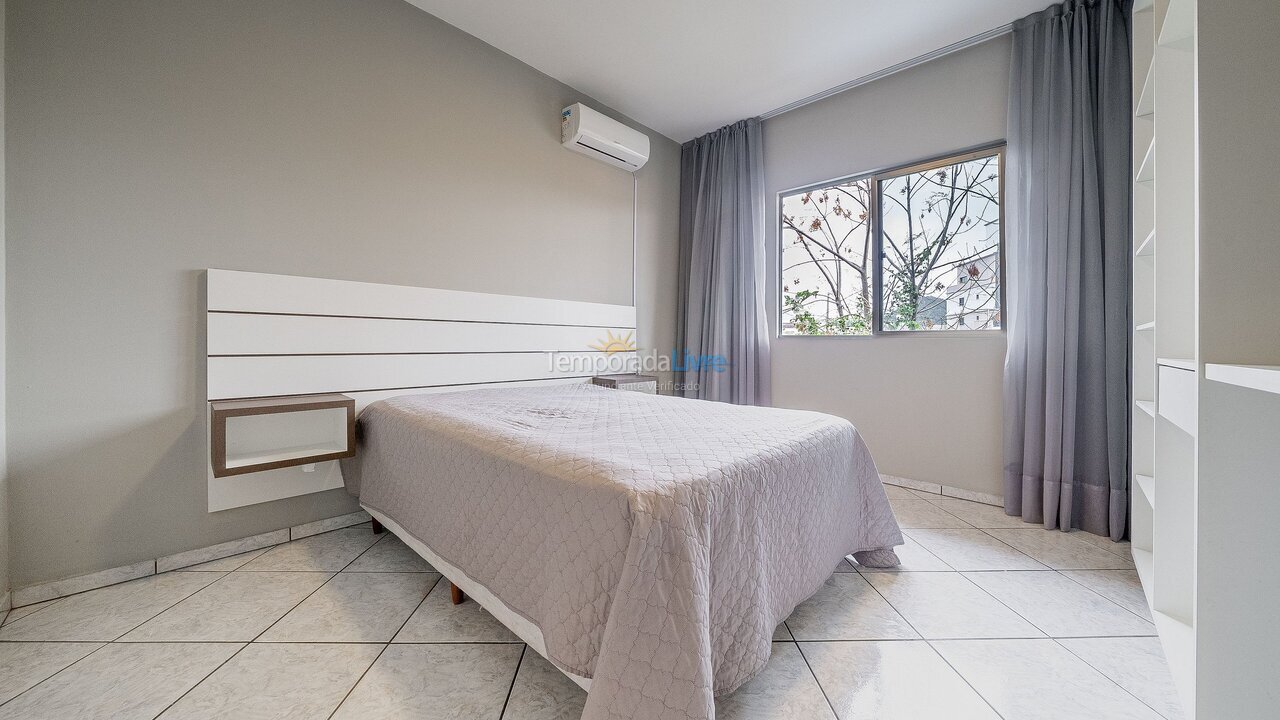 Apartamento para aluguel de temporada em Bombinhas (Canto Grande)