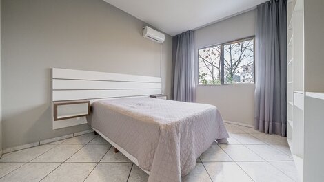 093 - Apartamento com 03 quartos em Canto Grande!