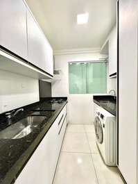 062 - Apartamento em Bombas, muito conforto e espaço.
