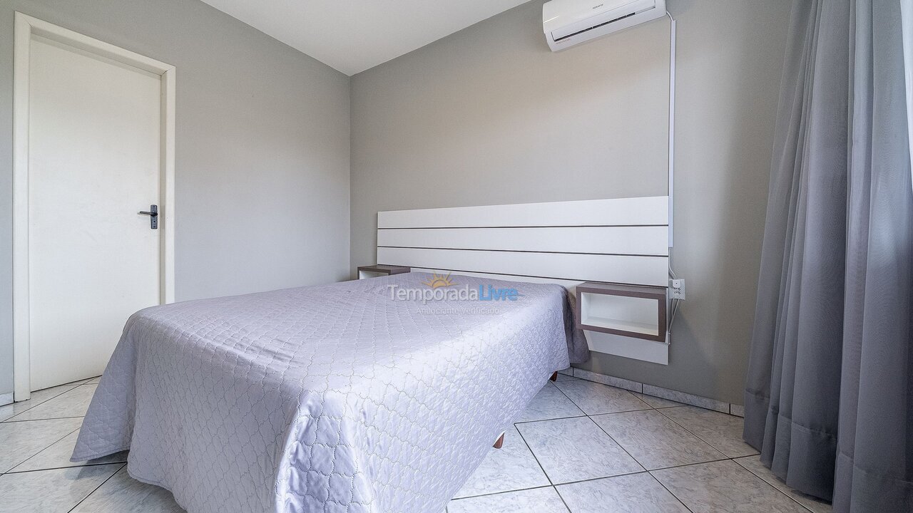 Apartamento para aluguel de temporada em Bombinhas (Canto Grande)