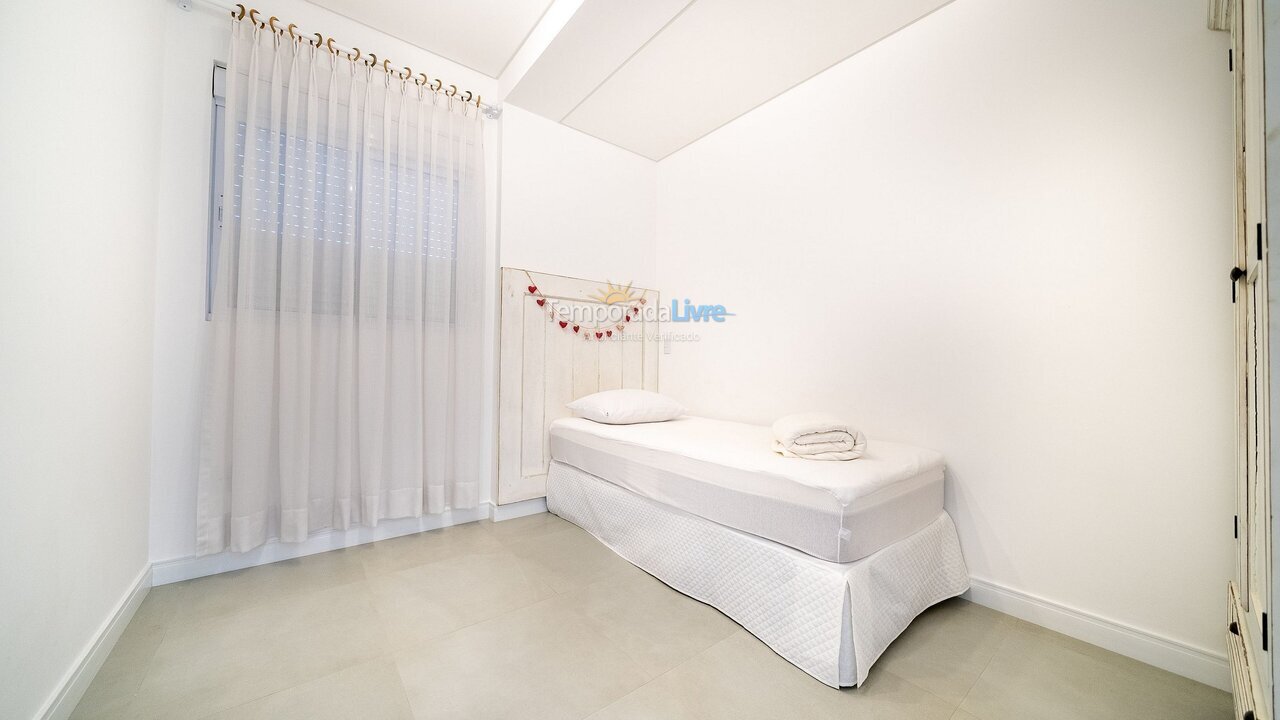 Apartment for vacation rental in Bombinhas (Mariscal)