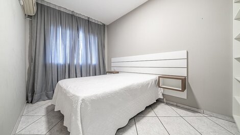 093 - Apartamento com 03 quartos em Canto Grande!